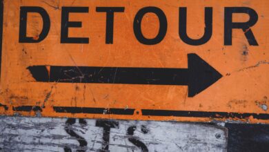For drivers on James Island, Monday will bring a major change at one of the area’s active construction zones. Cars will begin moving through the newly built traffic circle at Fort Johnson Road and Camp Road on August 10, marking a key milestone in a project designed to make the intersection safer and more efficient.